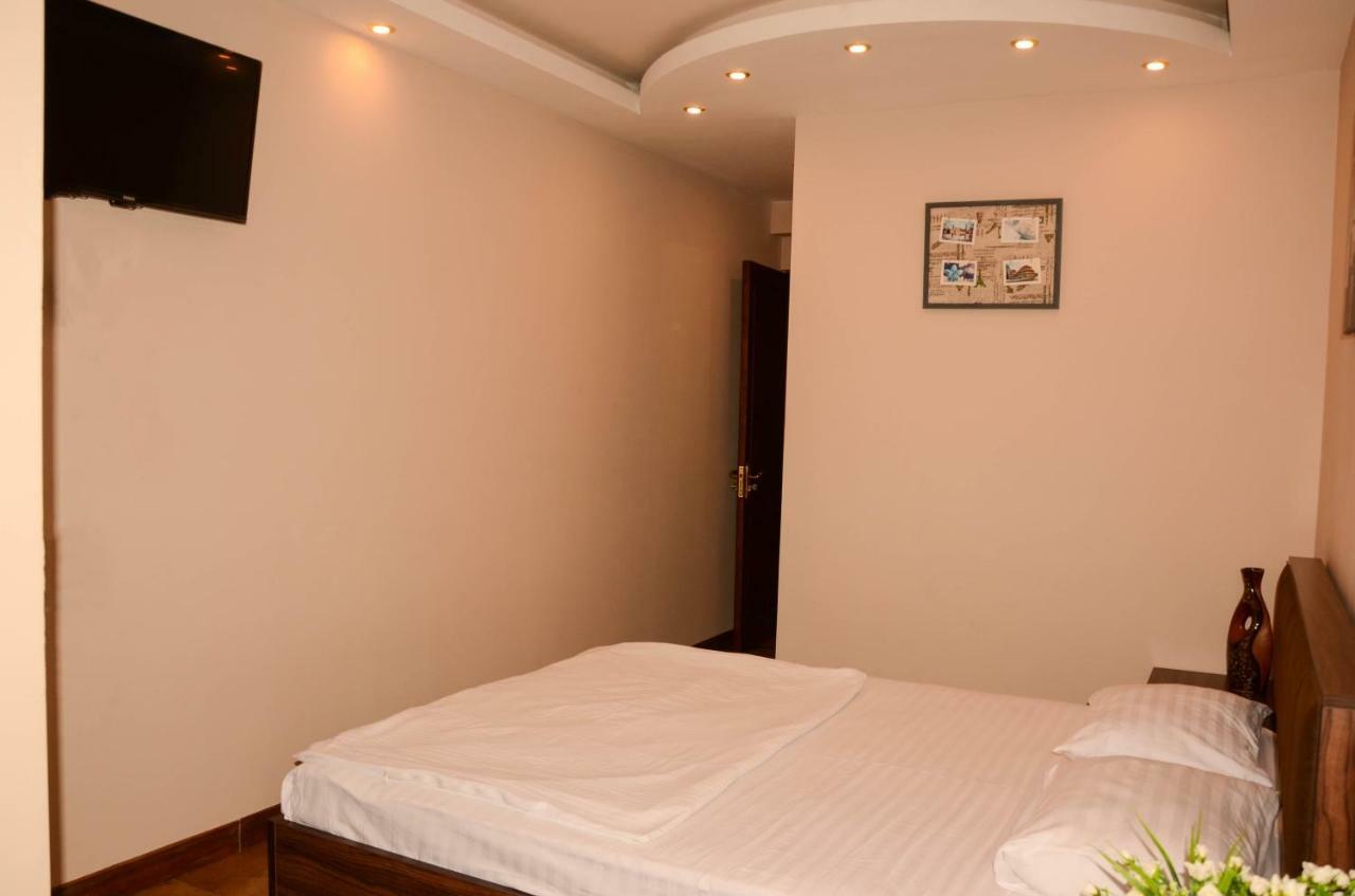 Prime Hotel Tours Єреван Екстер'єр фото