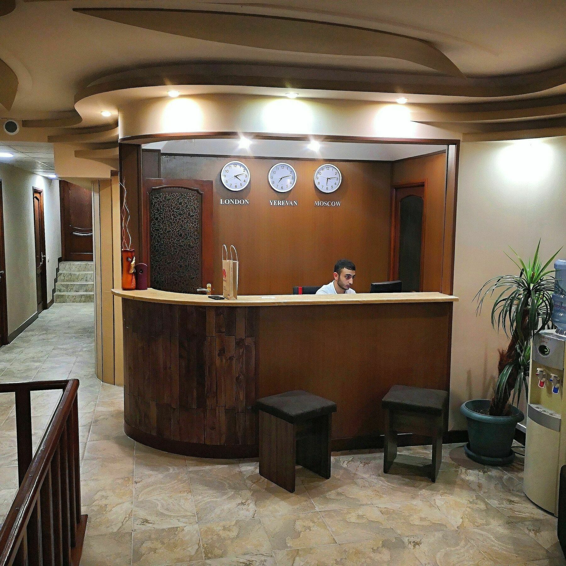Prime Hotel Tours Єреван Екстер'єр фото